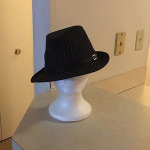 🎩cotton & Rayon Black Pin Stripe Hat One Size🎩